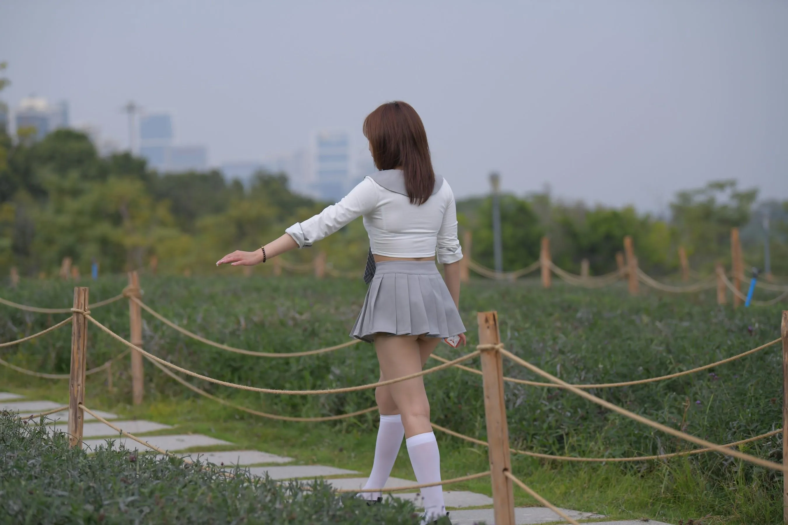 [魔镜街拍] NO.095 性感动人的小百褶裙美女 [763P]插图7